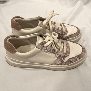Cole Hann Grand Series Sneakers Size 7B White with Beige Snake Print